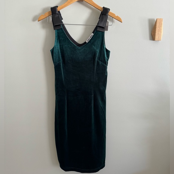 NEW Emerald green velvet mini dress XS - Picture 1 of 5